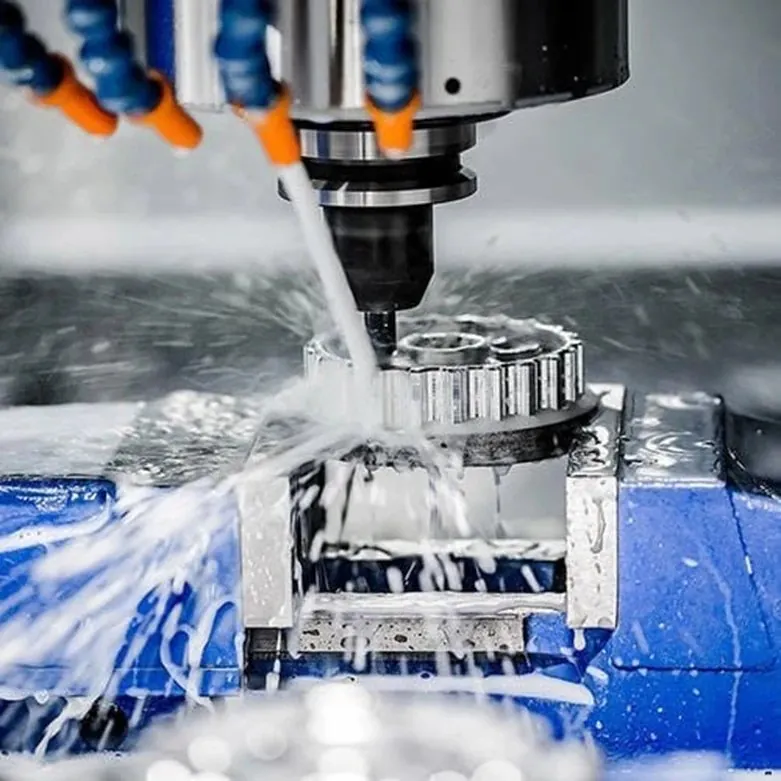 Coolant flowing over a milling cut